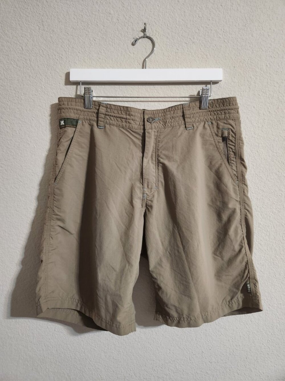 Howler Bros Horizon Hybrid Shorts Mens size 33 Ripstop Isotaupe w/ teal trim 10"